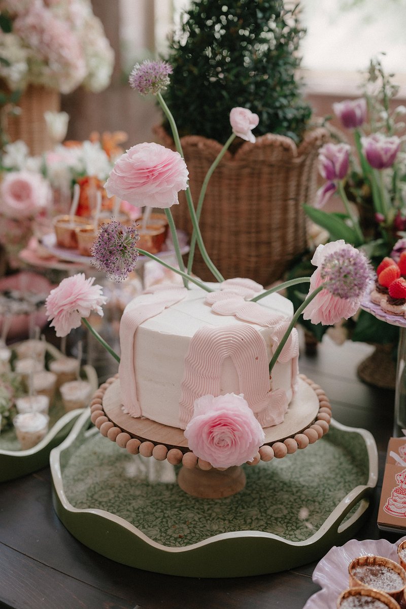 DupontBuilding's tweet photo. Garden-inspired florals, thoughtful dessert displays, and colorful details brought this Miami brunch wedding to life. https://t.co/pl5X0BLqMG