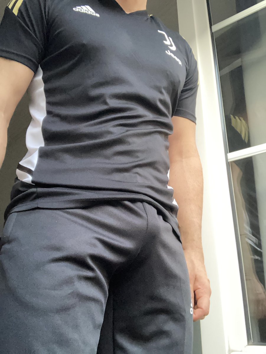 Hunk4Fun67's tweet photo. Si certains veulent qu’on se capte sur le Sud-Ouest, il se pourrait que je sois sur la Dordogne puis #Bordeaux et sur l’océan les 2 premières semaines de juin!

#gay #gaybordeaux #gaymen #gaydude #hunk #twinks https://t.co/PHI4Ep5cyj