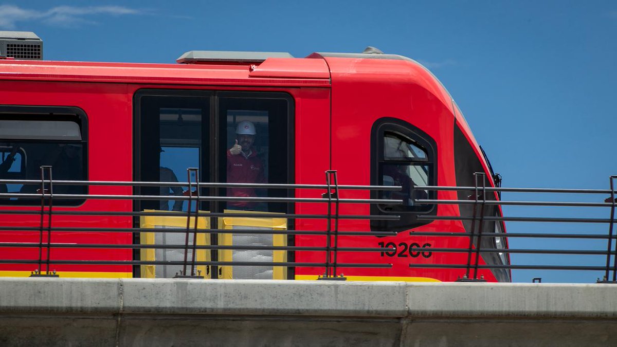 ELTIEMPO's tweet photo. "Es un hito histórico para Bogotá. Este metro es una realidad y le va a cambiar la vida a los bogotanos": afirmó el alcalde Carlos Fernando Galán durante las primeras pruebas del viaducto del metro de Bogotá. 

Aquí algunas imágenes ⬇️
https://t.co/WUbqg9iH12 

Crédito: Alcaldía de Bogotá