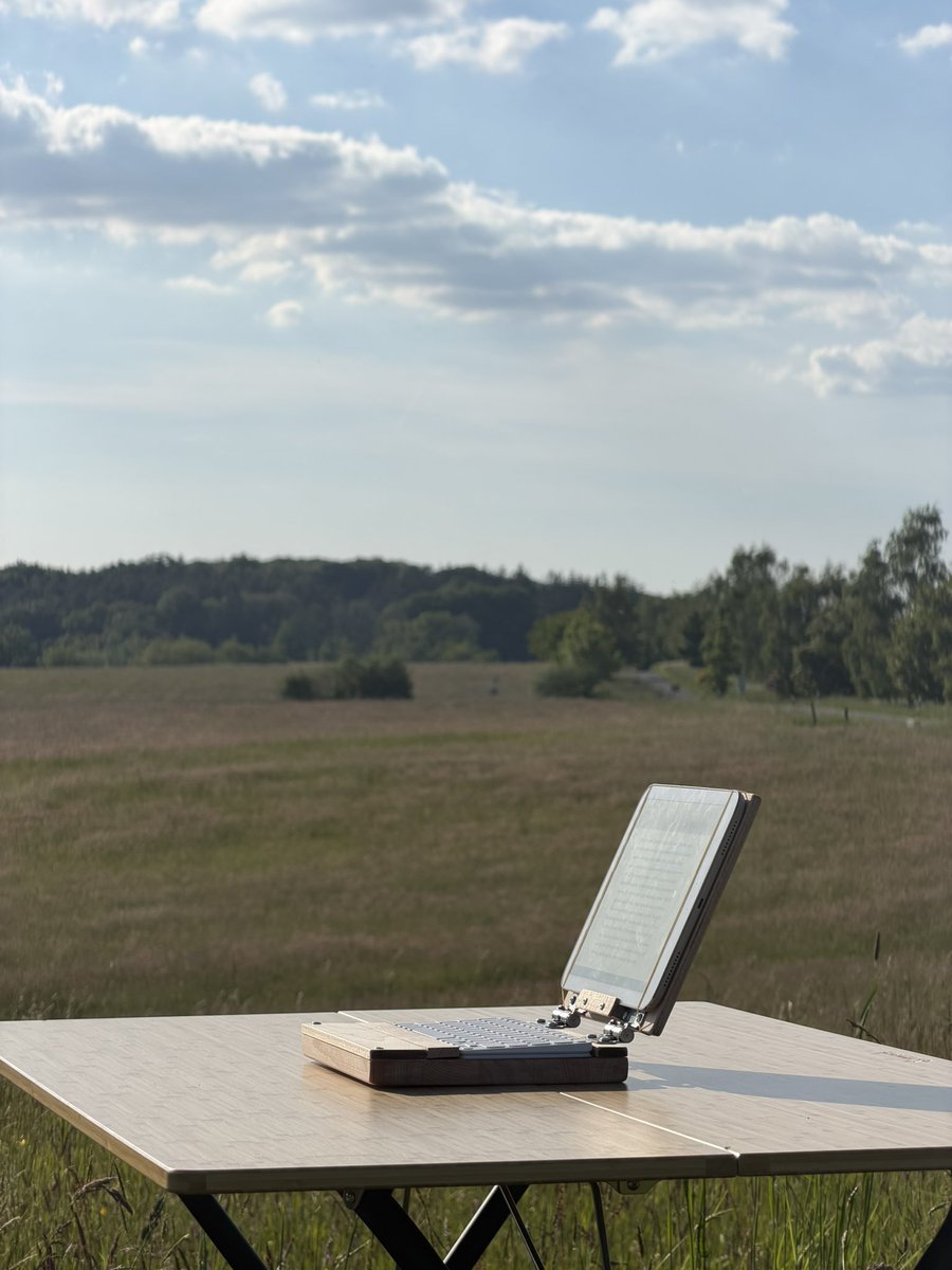 _welf's tweet photo. today’s outdoor office @supermirror_app https://t.co/9vQ2T95y3e