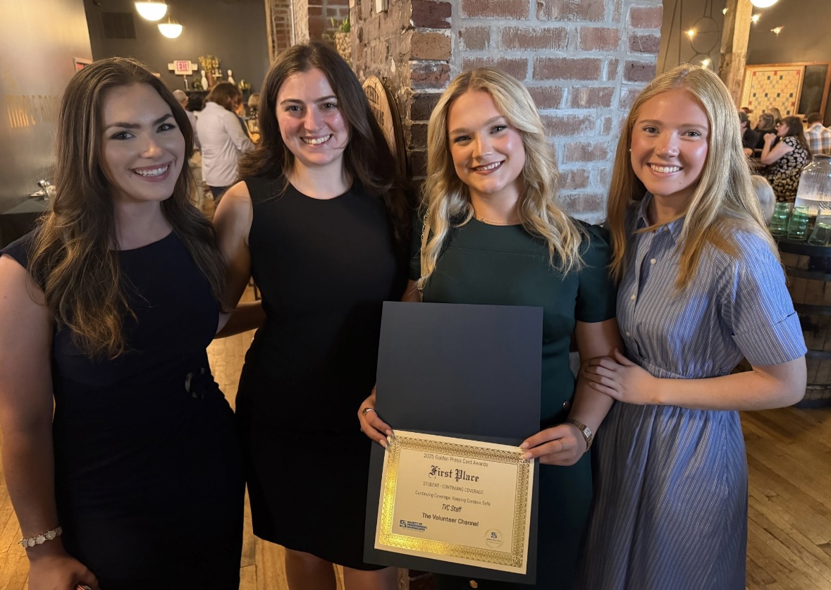 UTJEM's tweet photo. Students and faculty from @UTJEM, @utkmediacenter, and @WUOTFM brought home more than 25 awards at the Golden Press Card Awards, hosted by the East TN @spj_tweets. Congrats to you all on this outstanding recognition and representing @UTCCI! 👏Learn more: https://t.co/unqiJiAwAE https://t.co/qgfnzjF0Gt