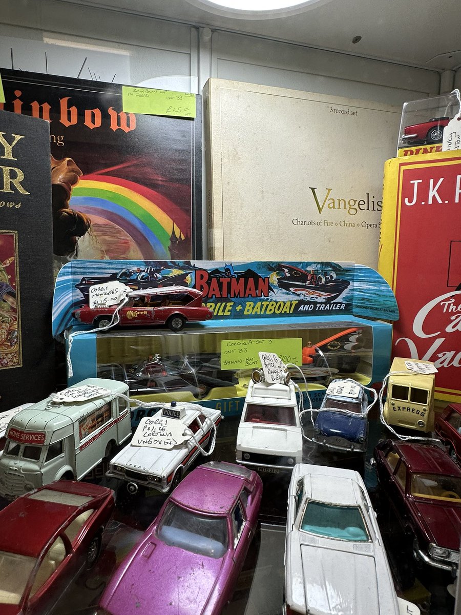 astraantiques's tweet photo. Good evening from new dealer cabinet G26. 
Open tomorrow 10-5pm 
#dinkycars #matchbox #harrypotter #jkrowling #astraantiquescentre https://t.co/Kfg0fGDSqB