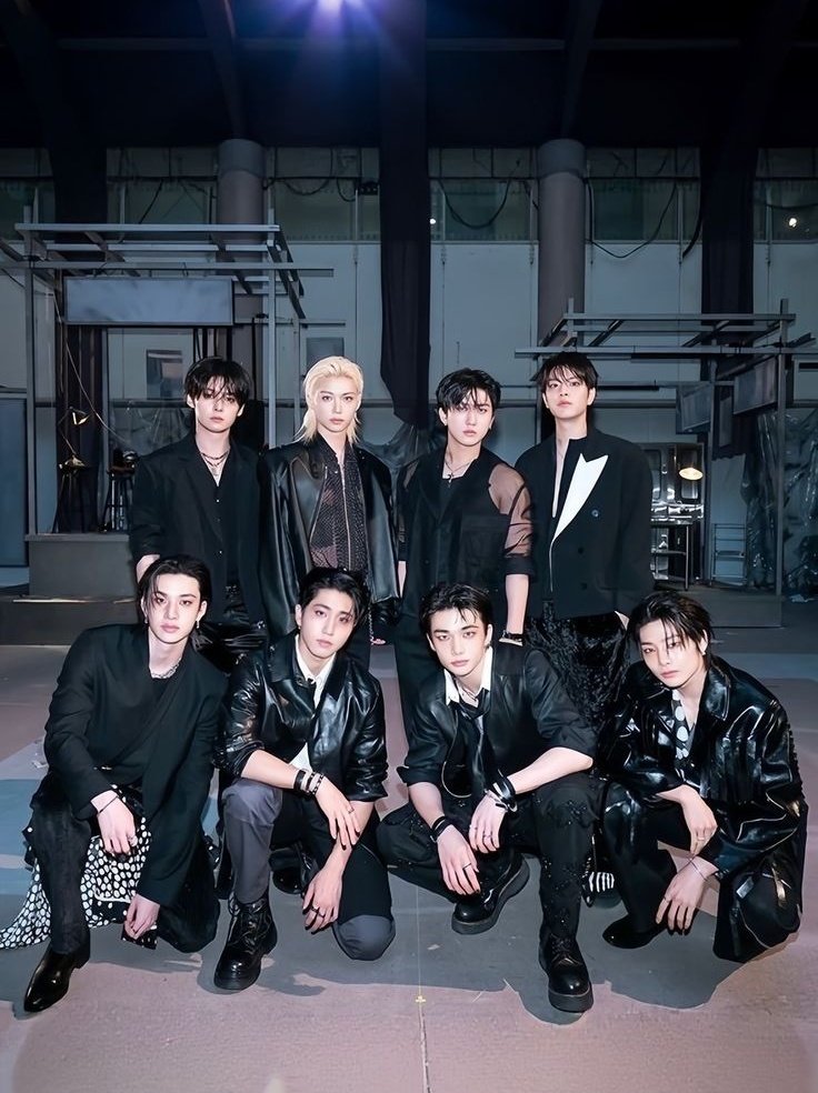 SKZ Crave tweet media