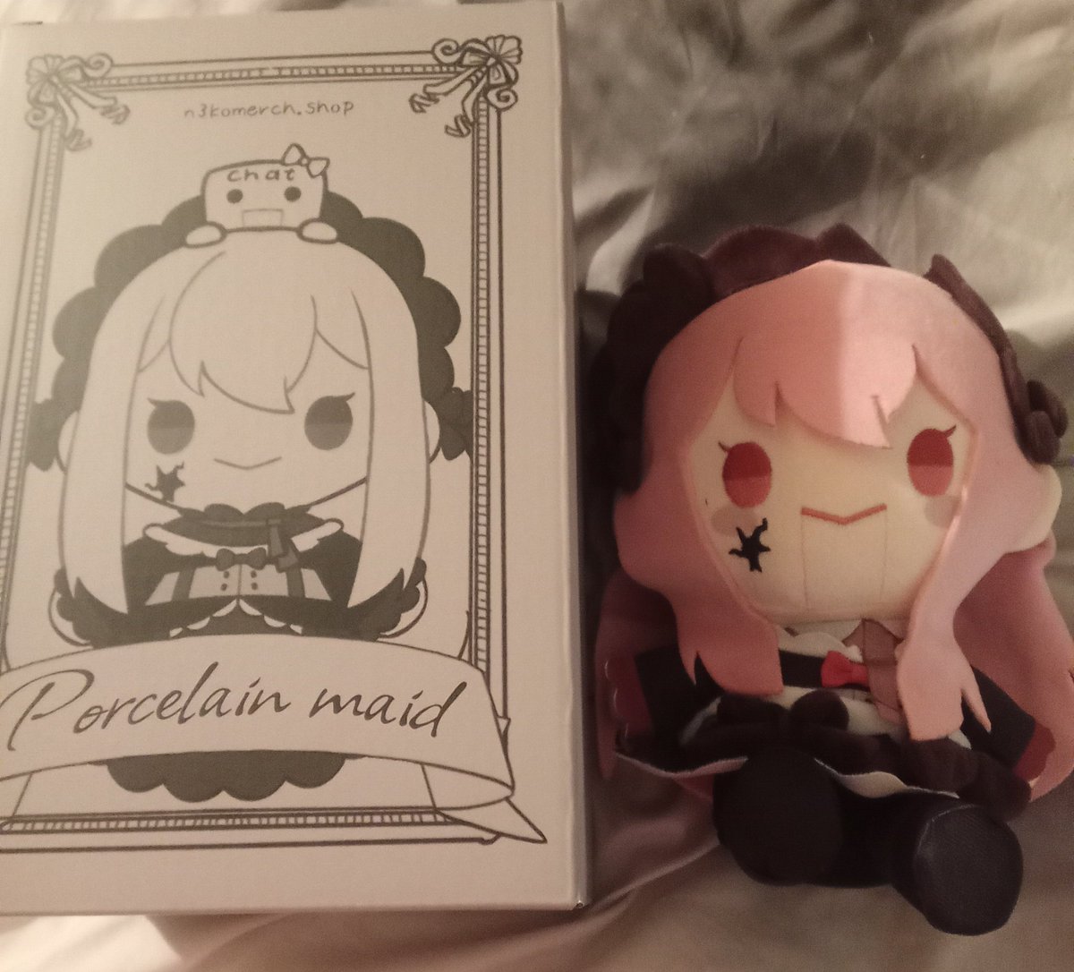 CupcakeTheDemon's tweet photo. YAY MY PLUSHIE FINALLY CAME IN AFTER LIKE 2 IN AN HALF WEEKS! I DO LOVE MY PLUSHIE AND IM FAIRLY IMPRESSED BY THE QUALITY! ALSO MEET FRANKIE STEIN IN ONE OF PHOTOS. THEY SAID HI JOWOL! #PorcelainPlushie https://t.co/XoBY3pYle8