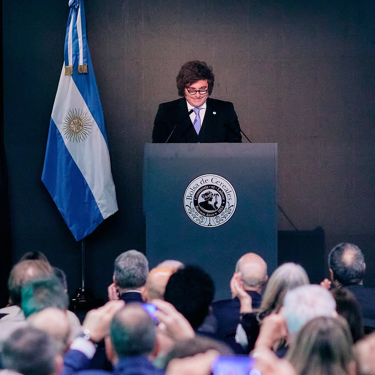 Clarín tweet media
