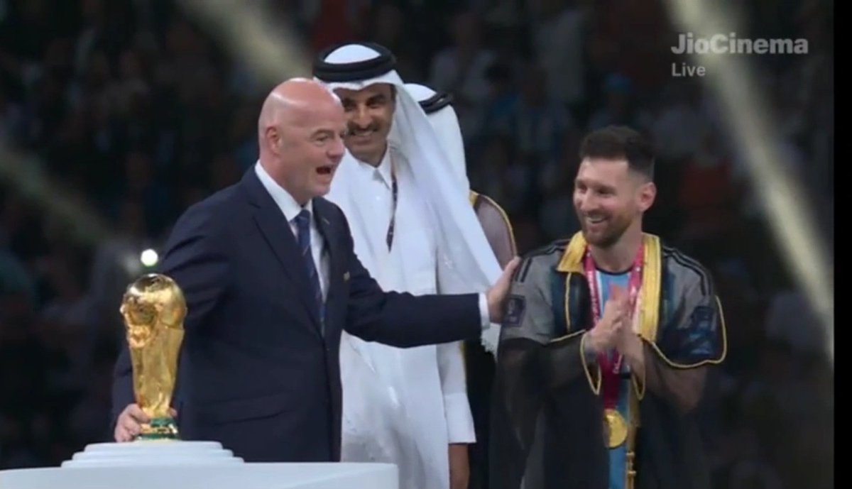 samgreguc's tweet photo. Them tie one rope for head, come wear the other one Agbada.... 

I nor know wetin e mean o, but congratulations to both of them.

Messi | CR7 | Al-Nassr | Argentina | World cup https://t.co/lPoPOEJE4D
