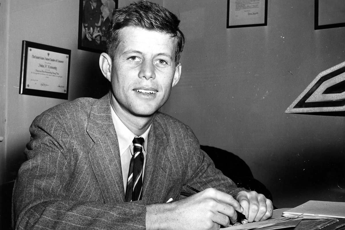 factitudes's tweet photo. John F. Kennedy was the youngest elected U.S. president at age 43 and the first Catholic to hold the office. During his presidency, he led the U.S. through major Cold War events including the Cuban Missile Crisis in 1962. https://t.co/K9hcoRU222
