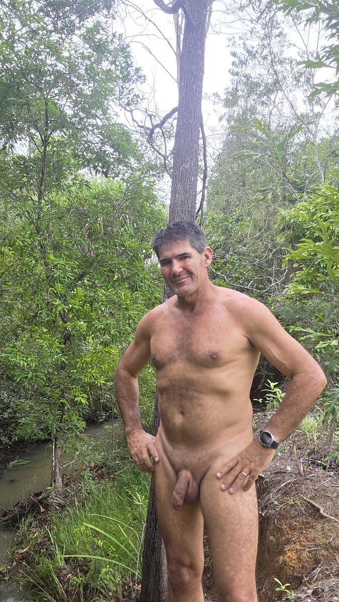NakedDownunder tweet media