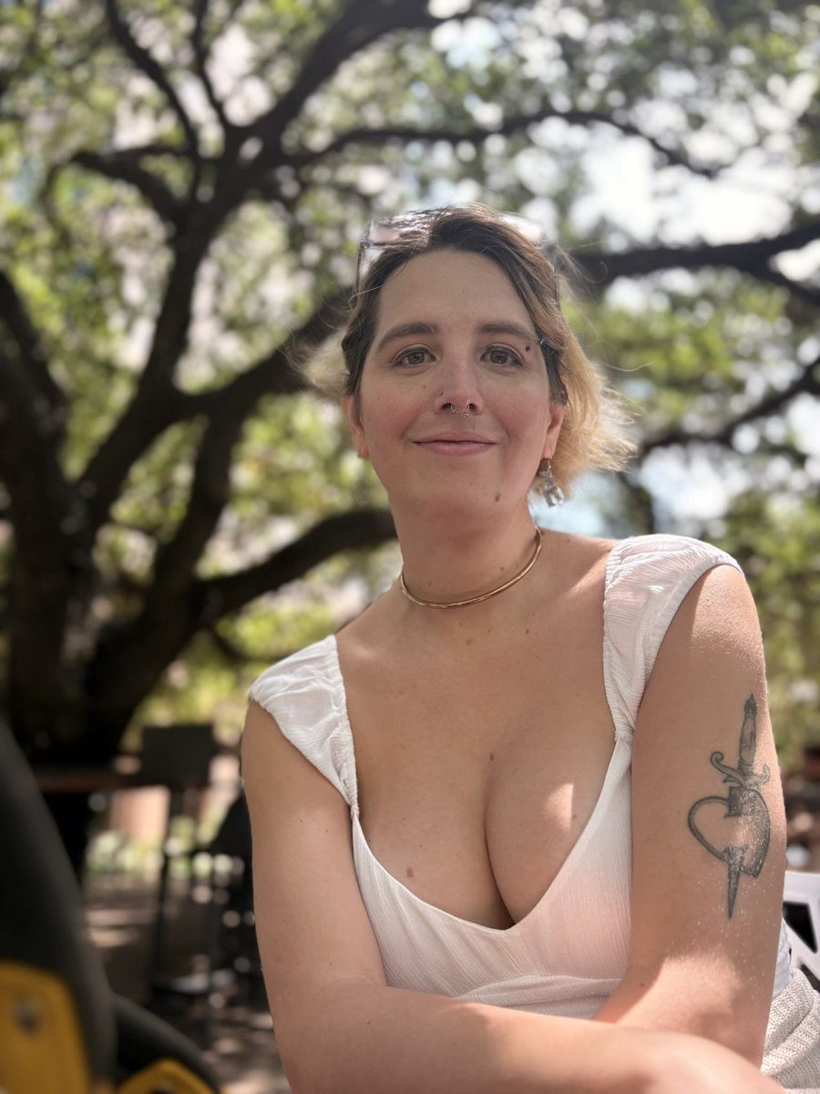 transybooo's tweet photo. Existing as a trans woman in my 30’s really does just make me happy. I live my life and my silly little things. When you learn to let go and just be you, I promise you’ll be happier. https://t.co/Eob3BXbIO7