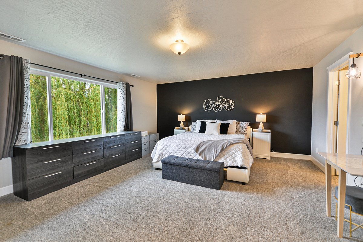 evoreal's tweet photo. Summer starts here in Vista Ridge! Located in a gated community in Spokane's sought -after Five Mile neighborhood, this beautiful 4 bed, 2.5 bath home. More details here: https://t.co/yA95a3INJ7 #spokanerealtor #spokanerealestate https://t.co/7PUELYzbCV