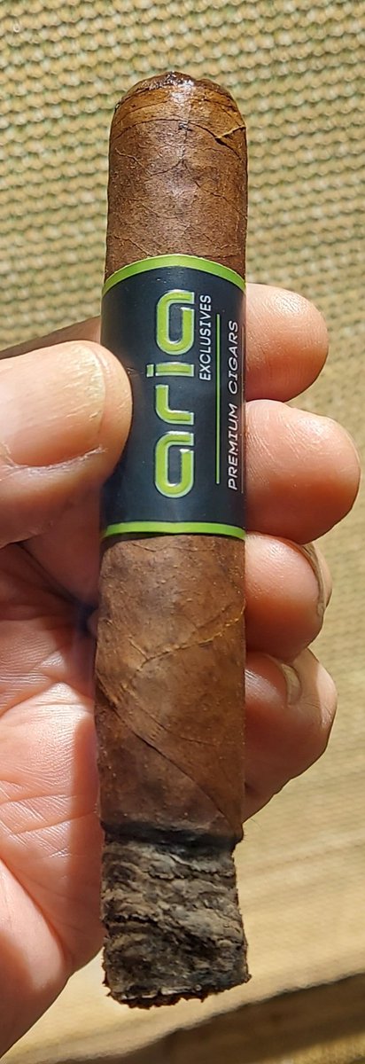 VamosGatos's tweet photo. Done broadforking &amp; cultivating in the garden for today. Listening to my #Astros #ChaseTheFight     in Chicago while enjoying an #AriaExclusives San Andres Maduro 🔥💨👍 from @yyoeliza for my 3rd cigar of this Friday https://t.co/FRxOlgS0aO