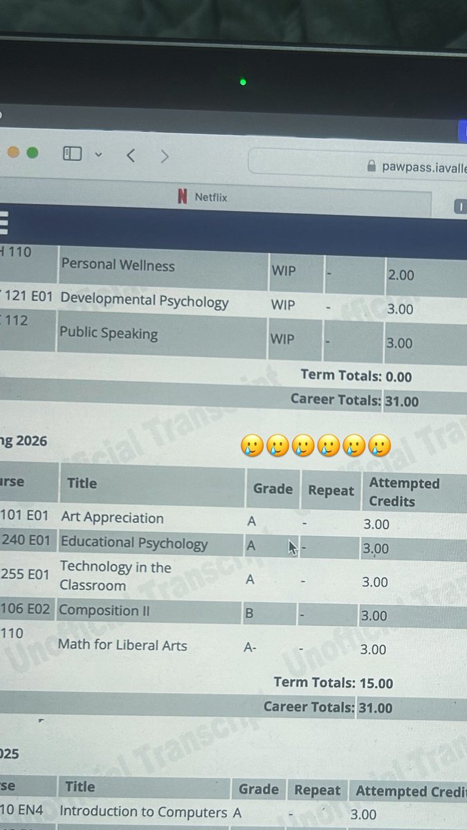 JCHoops_30's tweet photo. Finished my freshman year strong and proud of everything I accomplished this year. I stayed focused, kept pushing, and ended the year with As and one B . Grateful for the lessons, growth, and support along the way. https://t.co/rOsUiHlkub