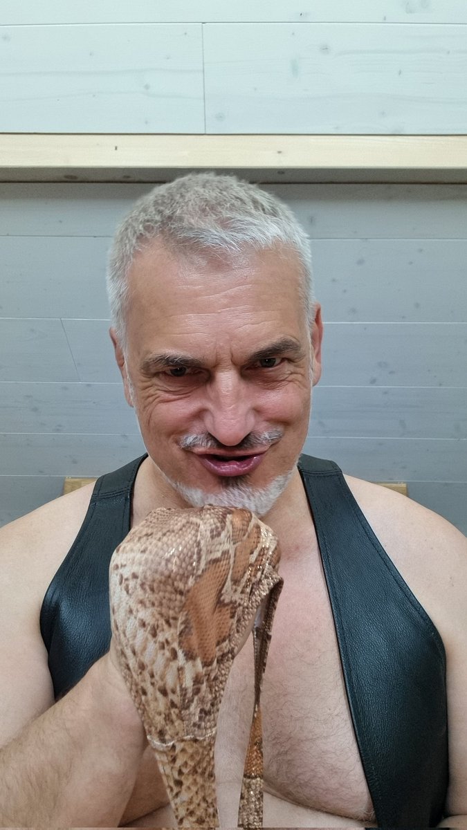 DaddyAtze tweet media