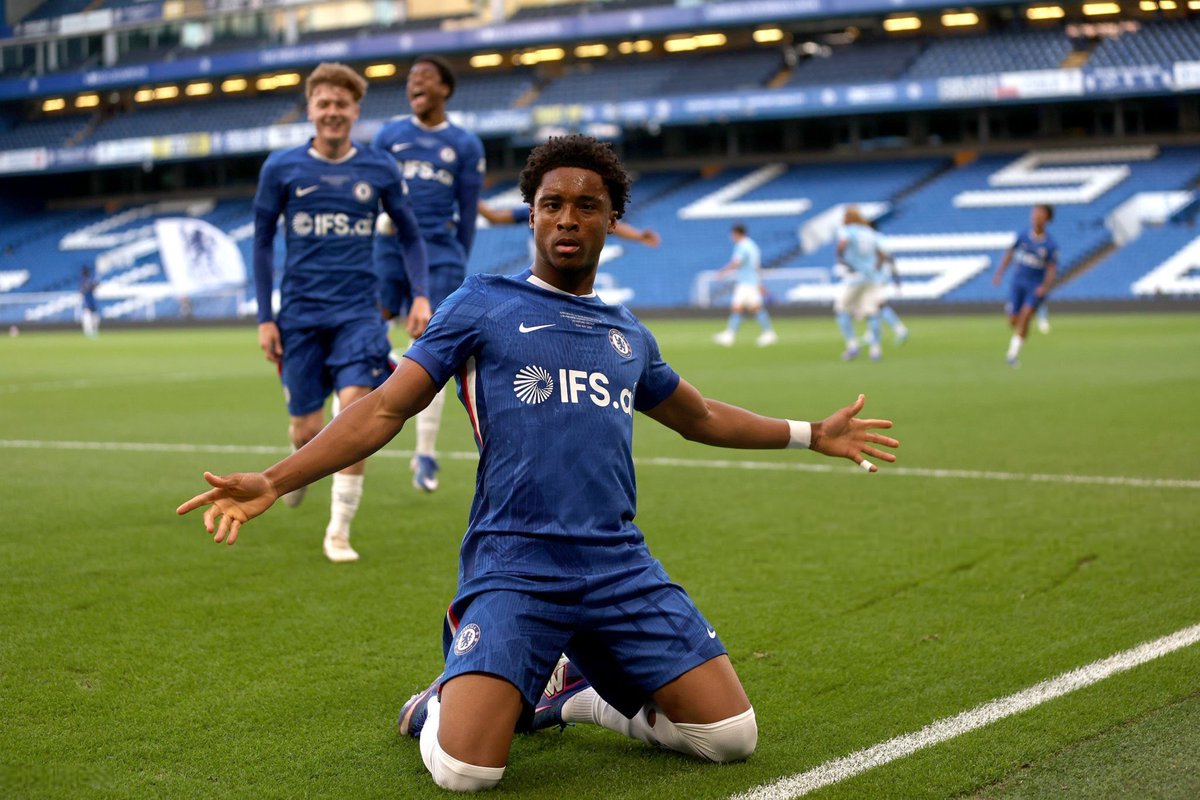 Just Chelsea tweet media