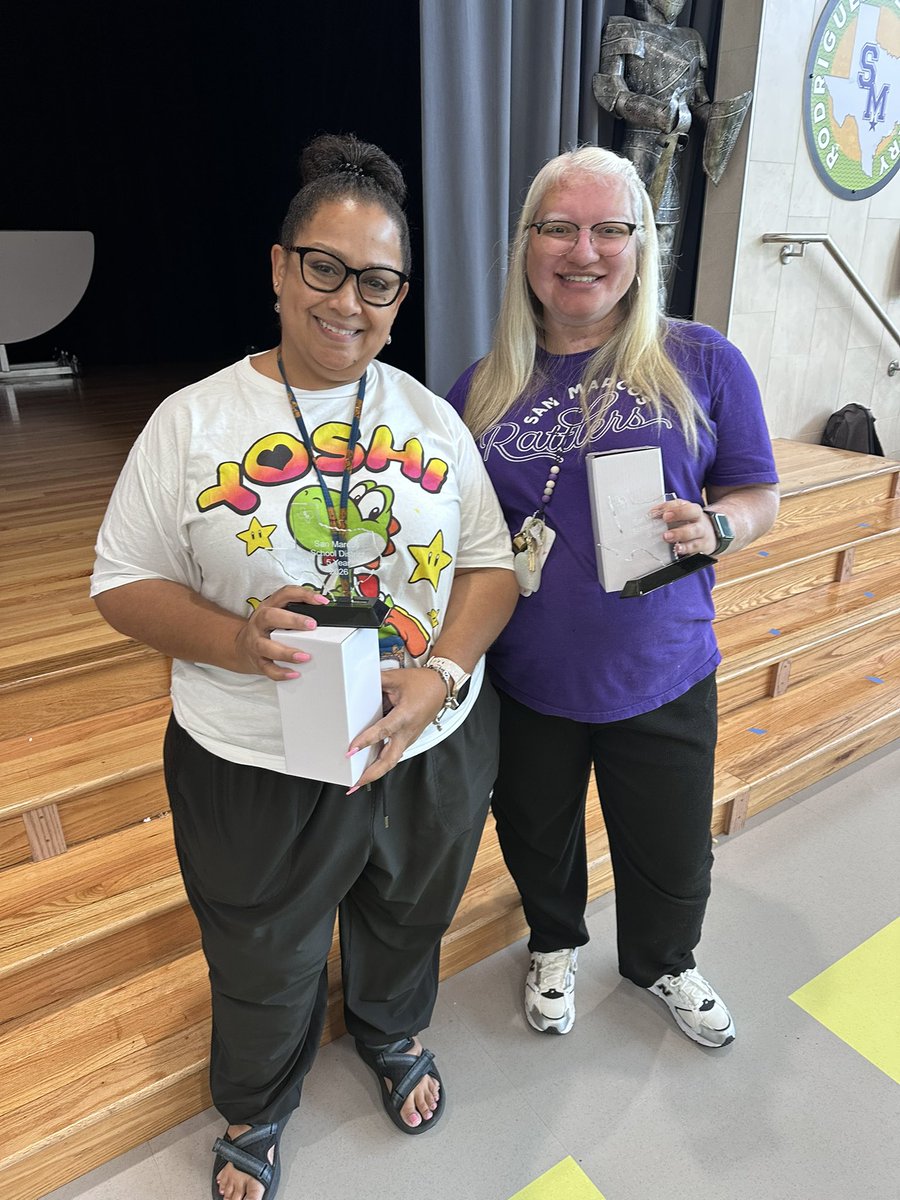 SMCISD_Rod's tweet photo. Today we celebrated some very special members of our campus community! 💜 From 5 and 15 years of dedicated service, to honoring our retiree, to recognizing our incredible speech pathologist, we are so thankful for the impact each of them has made on our Knights! https://t.co/eo70fYIxOX