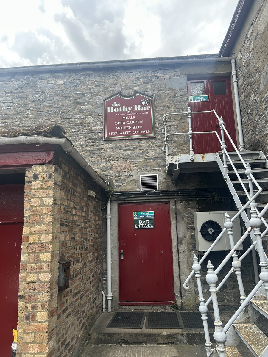 ScotlandUnwrap's tweet photo. Pubs of Scotland: The Bothy Bar / Atholl Arms Hotel - Blair Atholl, Perthshire. 

A cracking traditional Scottish bar, with a mini-museum thrown in for good measure (pun intended…🙃)! 

Hope everyone has a tremendous weekend, whatever you’re all getting up tae! 

#scotland https://t.co/8B9gCORmeF