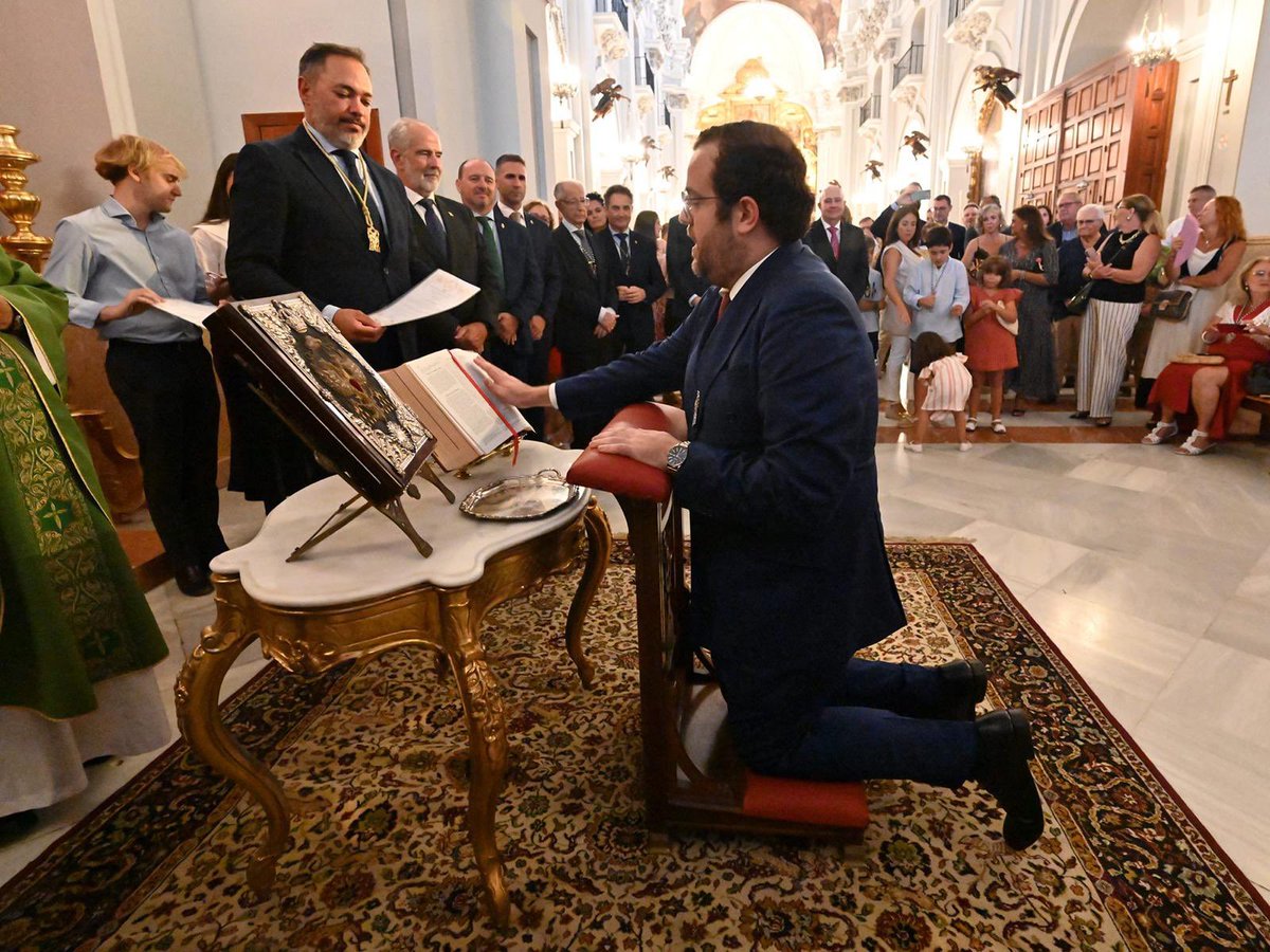 AmoryCaridad's tweet photo. ❤️‍🔥 Nuestro hermano, D. Ángel Torrico Ledesma, será el exaltador en la XXVIII edición de la exaltación a Nuestra Señora de la Caridad.

El acto tendrá lugar el día 12 de septiembre en el Santuario de la Victoria, al término de la Eucaristía del primer día de triduo en honor a Nuestra Señora de la Caridad.

#CofradíasMLG
