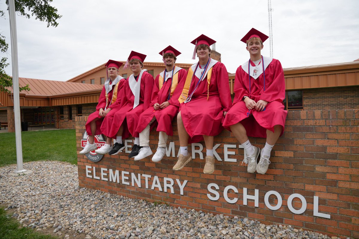 SMontgomeryCSC's tweet photo. Today, our seniors returned to all of our elementary schools for the annual Senior Walk — a full-circle moment filled with cheers, smiles, and a few sentimental moments along the way.

We’re so proud of the Class of 2026 and can’t wait to cheer them on tonight! #ProudToBeAMountie https://t.co/FyYDuvXJ9N