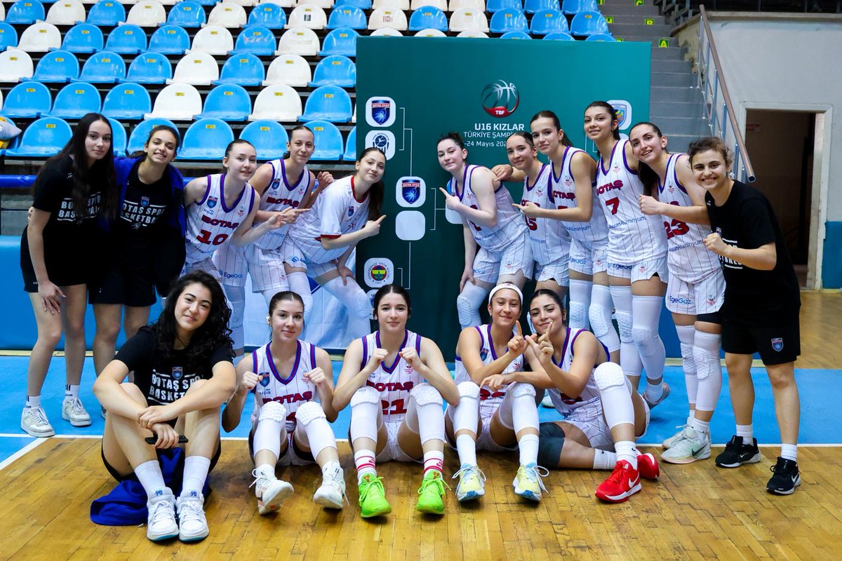 tbfaltyapilar's tweet photo. U16 Türkiye Şampiyonası kızlar kategorisinde çeyrek final müsabakalarının ardından yarı finale yükselen takımların galibiyet pozlarını sizler için derledik! 📸

@tbf https://t.co/N3h1MQt5u9
