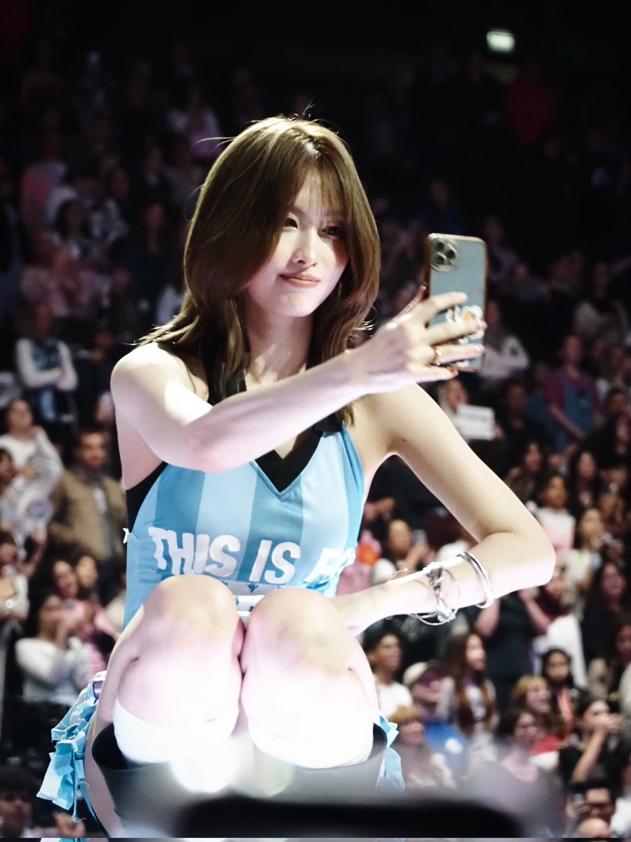 모 tweet media