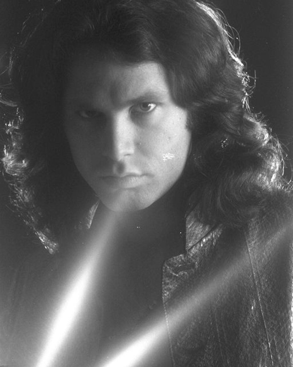 JimMorrison's tweet photo. "Death makes angels of us all
And gives us wings
Where we had shoulders
Smooth as raven's claws”

#JimMorrison

Photos by Paul Ferrara. https://t.co/WYGQr90fbt