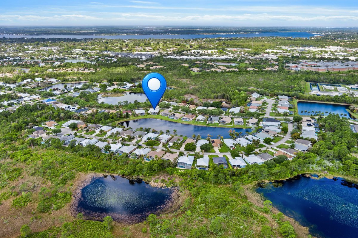 HoldyRealty's tweet photo. 🚨 COMING SOON in The Pines of Jensen Beach!
4 🛏 | 3 🛁 | 🌅 Lakefront | 🏊 Pool

Call Tim Holdy, Holdy Realty for details! 
📞 772-500-0000 https://t.co/Oy1wxth1qz