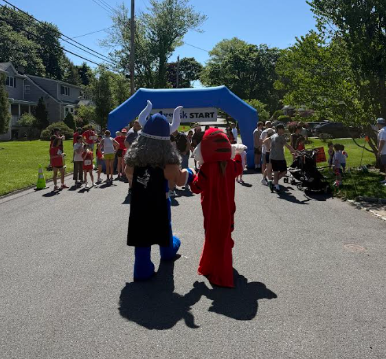 NVDemarest's tweet photo. Our very own Knox represented Demarest at the 5K! 
Showing up, staying fit, and supporting our amazing community. 
Way to go, Knox! https://t.co/XvUssMOhuH
