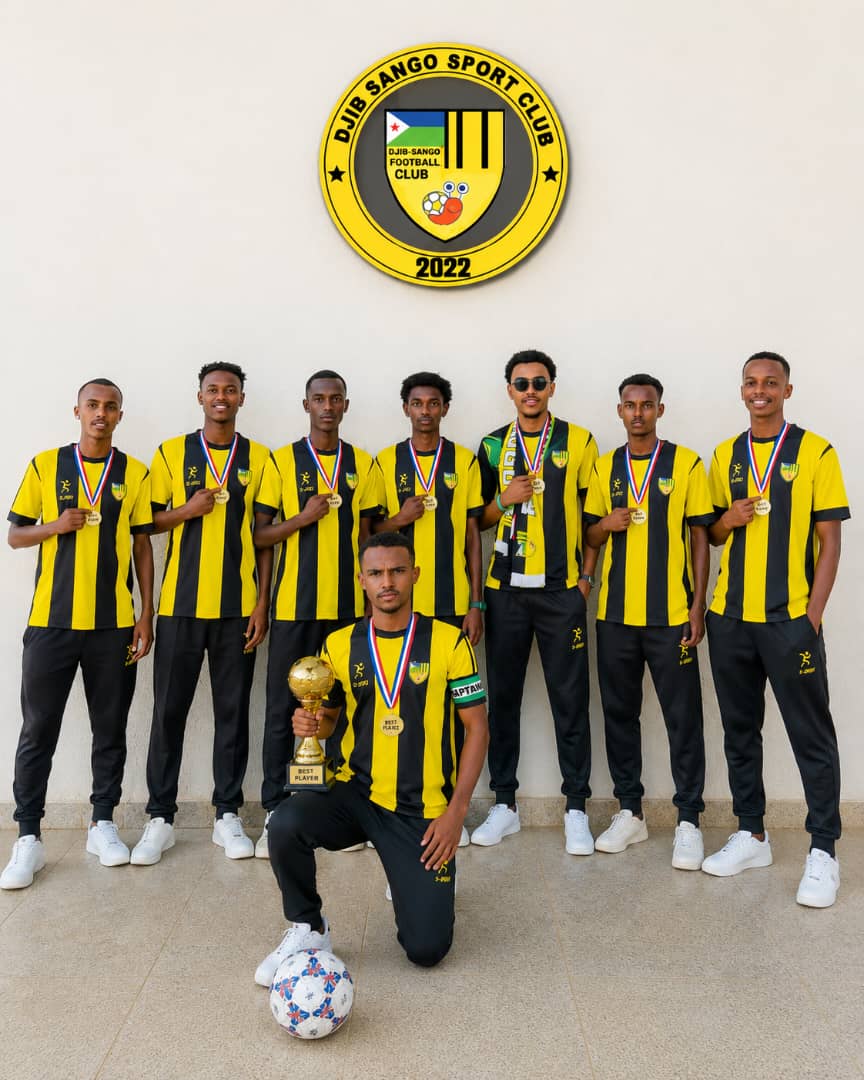 0537Mosango's tweet photo. نحن لا نلعب كرة القدم لمجرد المنافسة، بل نلعب لنترك بصمة وتاريخاً يفخر به كل من ينتمي إلى أكاديمية سانجوا .
"Nous ne jouons pas au football juste pour participer, mais pour marquer l'histoire et faire la fierté de tous les membres de l'Académie Sango." https://t.co/8KSBBNp0hJ
