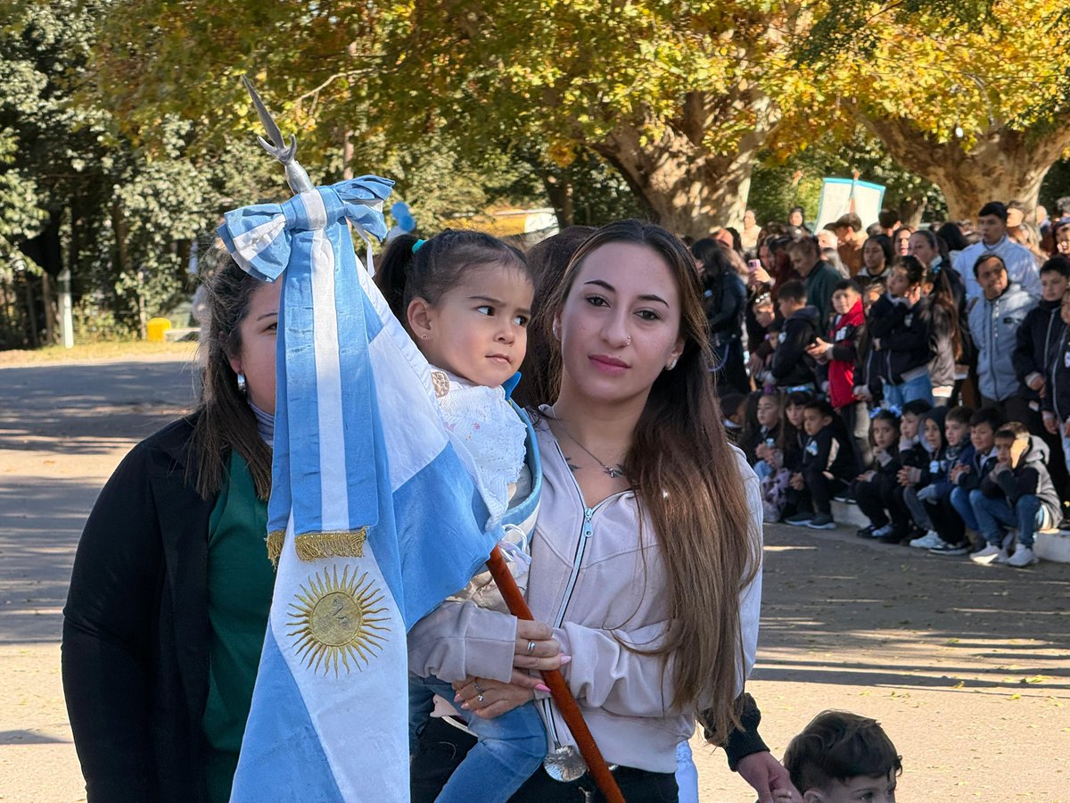 juliobanuelosok's tweet photo. 🙌🏻Felicitaciones a toda la comunidad de Ambul por la organización de este encuentro tan significativo, que fortalece nuestra identidad y reafirma el orgullo de ser argentinos. 🇦🇷

#Traslasierra #SanAlberto https://t.co/wYEsZ6PL8t