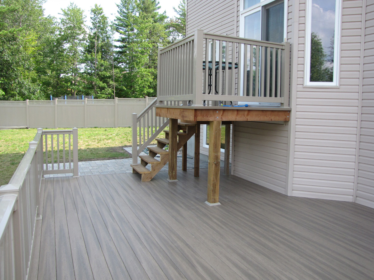 CapitalDeck's tweet photo. With summer finally ringing out now, it's easier to think clearly about your outdoors...

What's the move, friends? :)

https://t.co/Eq7gz0A0tK

#deck #vinyl #vinyldeck #deckcontractor #deckbuilder #deckcompany https://t.co/iiZqmepcH8