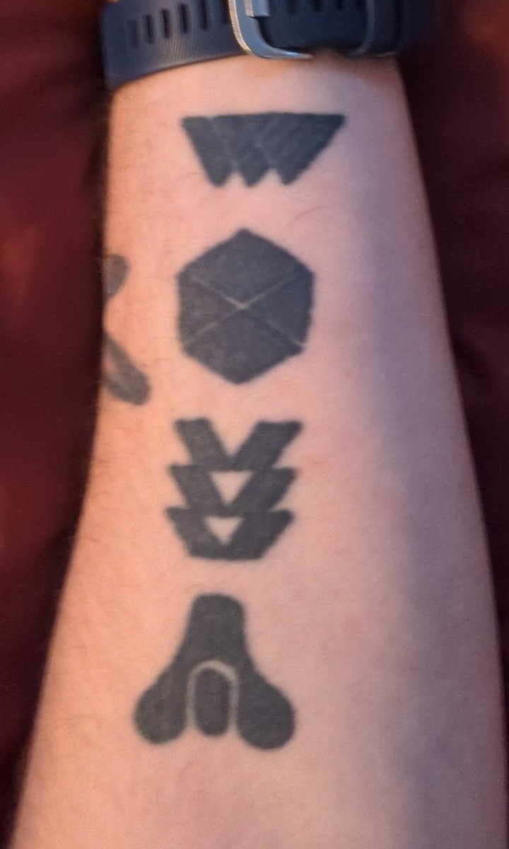 BujoldRyan's tweet photo. @josephacross Thank you sir. I was able to meet life long friends and never forget them, or where that friendship came from. Mained all 3 classes at different points of the game for multiple years. (Apologies for the quality. I got this originally done when I was 17. I'm 24 now) https://t.co/AGDrgwmxyj