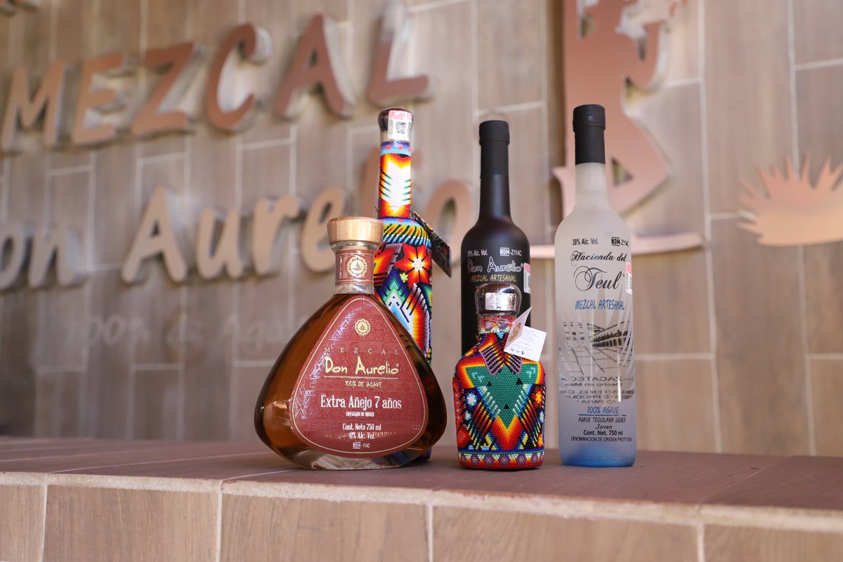 ZacatecasTravel's tweet photo. 🥃Si de verdad quieres conocer el sabor de #zacatecas, la experiencia empieza en #teul.✨
visita la mezcalera de Don Aurelio, en este hermoso pueblo magico y conoce el proceso artesanal detras de cada botella y disfruta del sabor autentico zacatecano #zacatecasdeslumbrante https://t.co/NXnYsIZ55l
