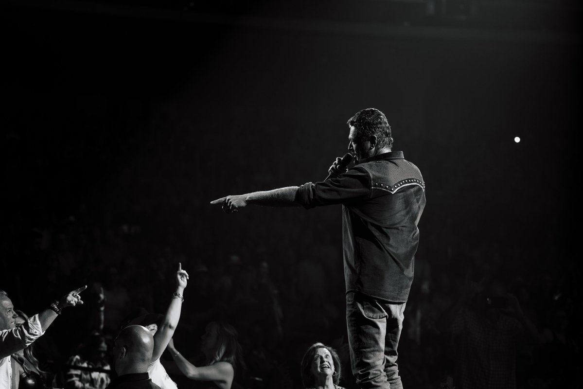 Blake Shelton tweet media