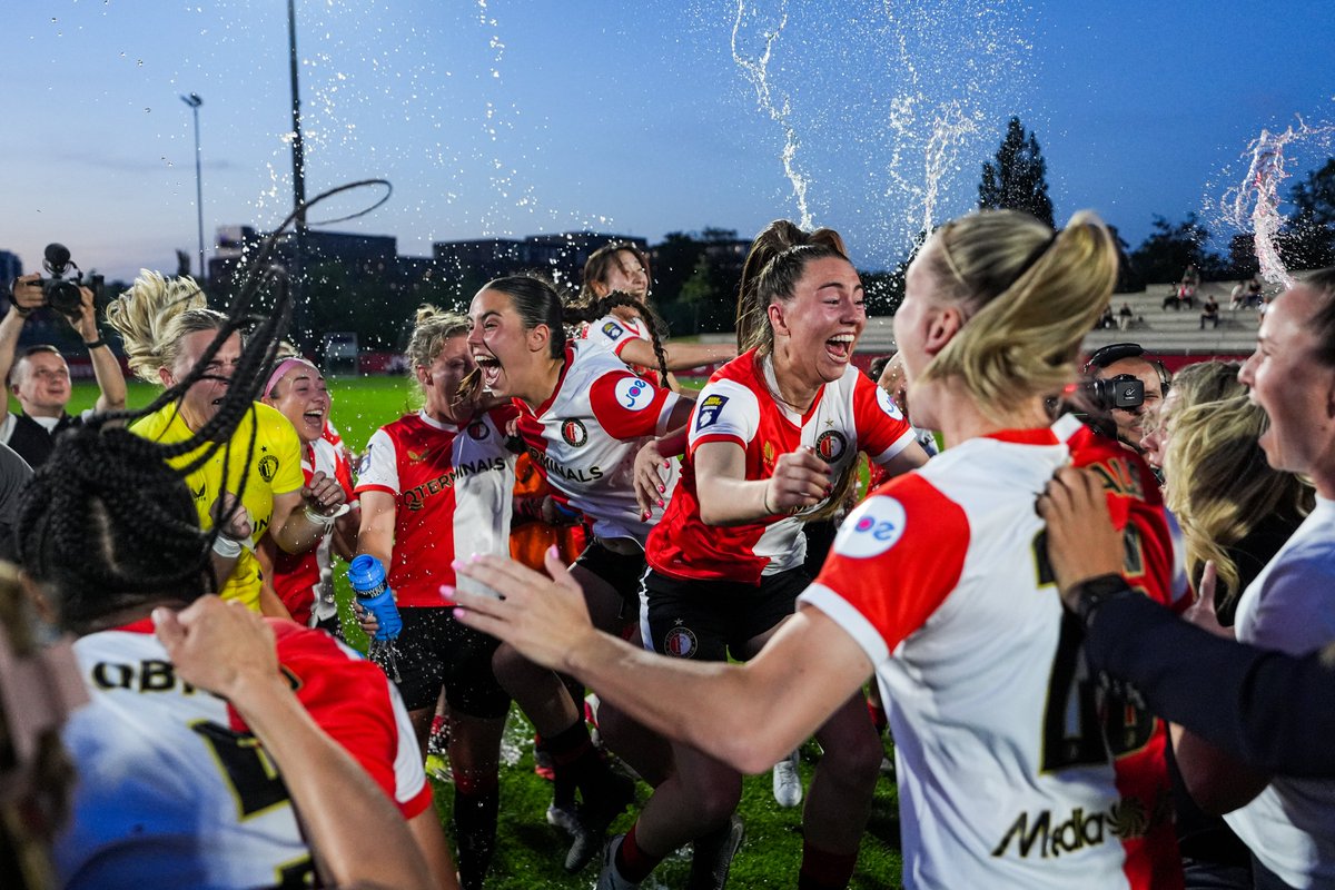 Feyenoord V1 tweet media