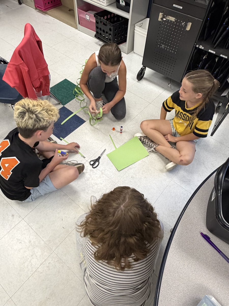 SMSPruemer's tweet photo. #STEM Challenge: create the longest paper chain using only 1 piece of paper! Stay tuned for the results! @BTEWolfPups #WeAreWentzville https://t.co/vOLoxar9Tu