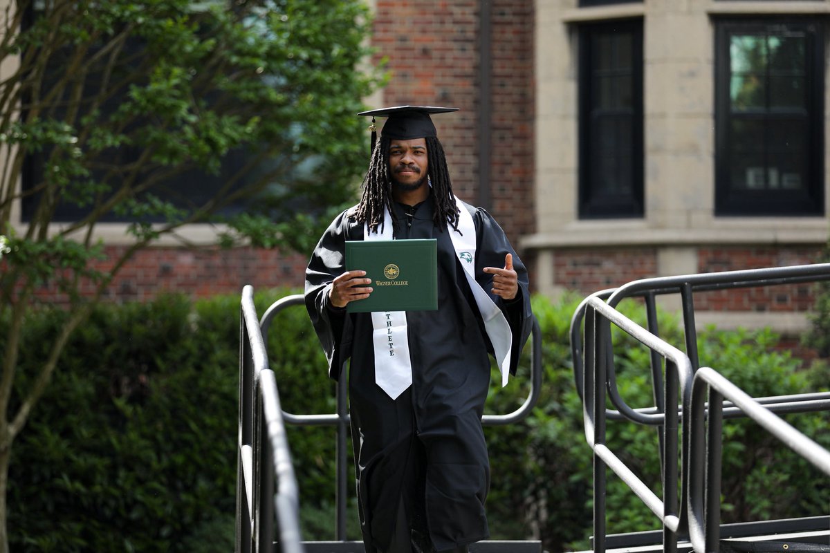 Wagner College Football tweet media