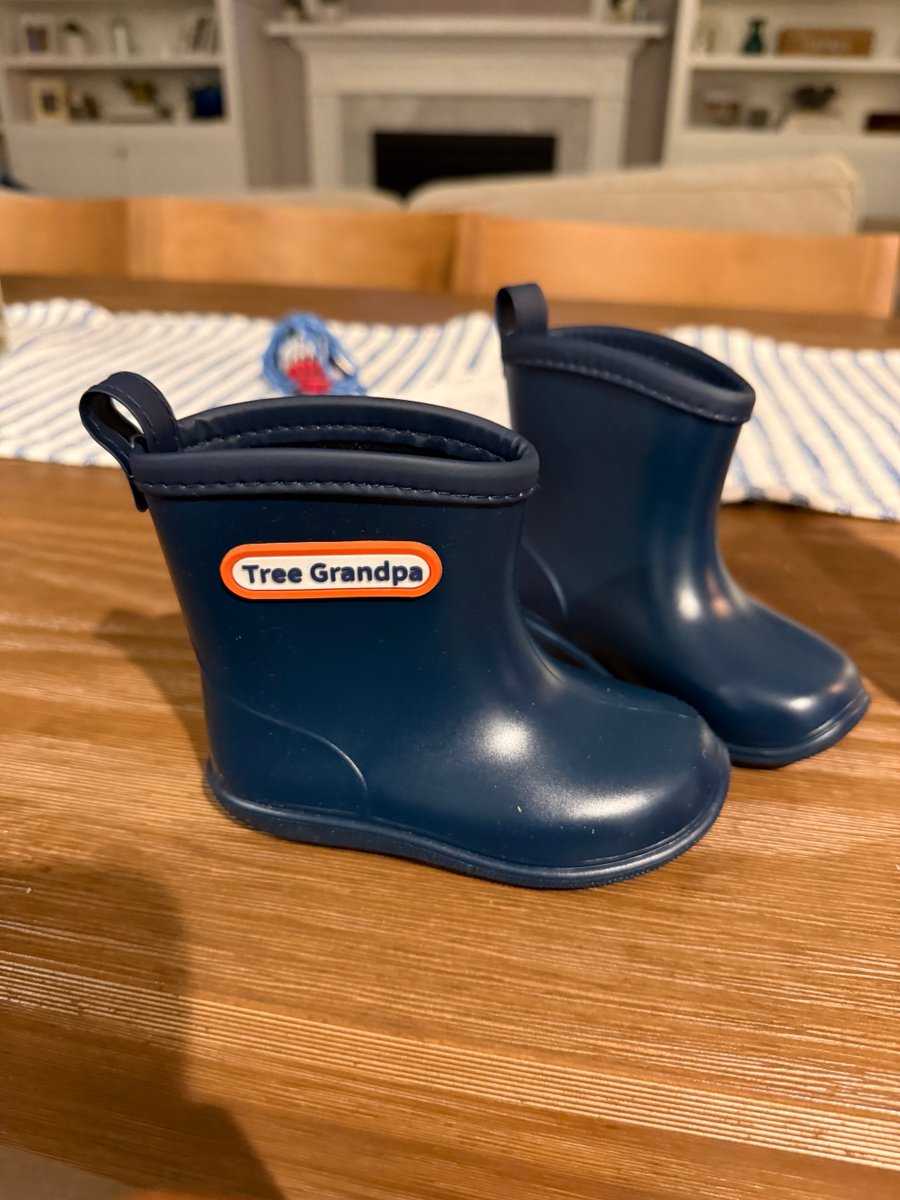 darrells_tone's tweet photo. Amazon product branding hits different https://t.co/bLoArzODq8