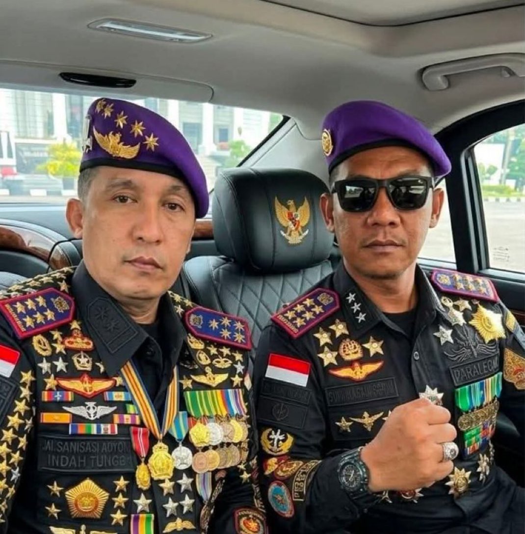 Djuwan15's tweet photo. @MasFurqon15 Pengacaranya kabotan bintang https://t.co/T5ZlaY6ZIk