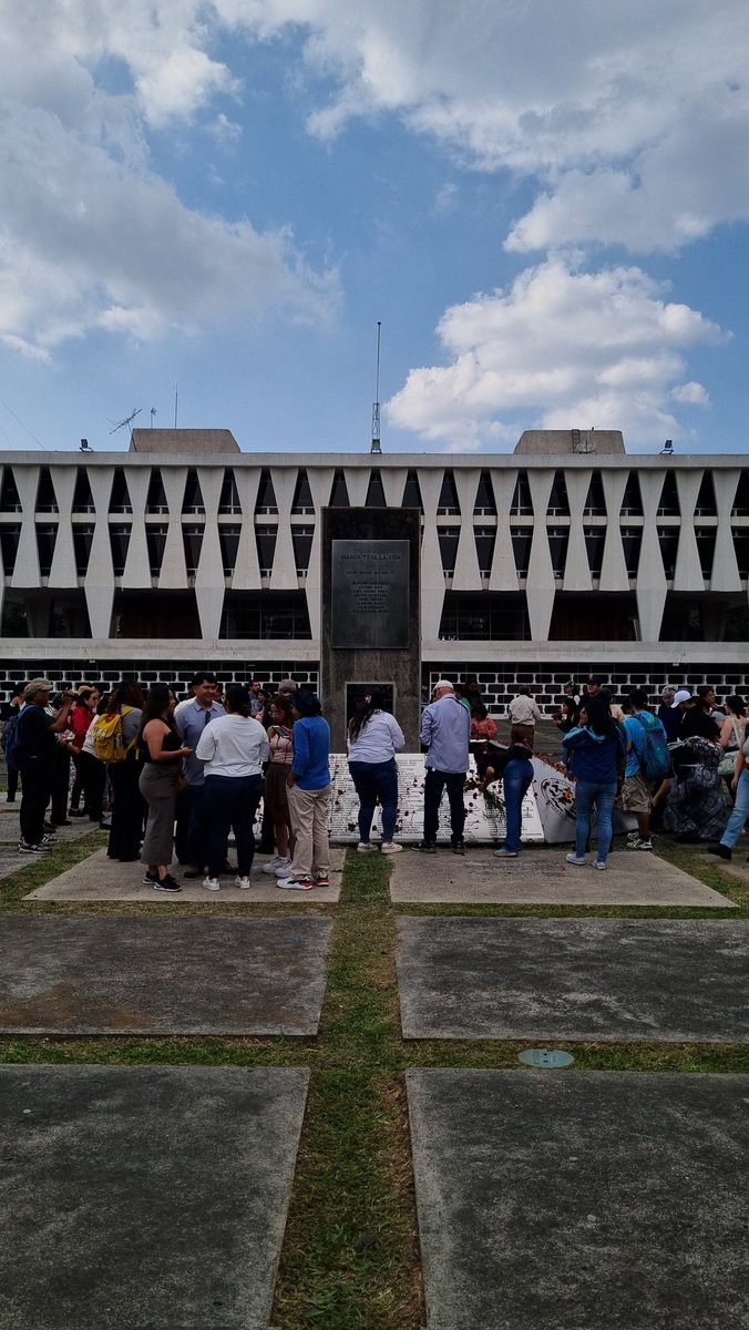 MemoLgt's tweet photo. 22 de mayo: Día del Estudiante Universitario

A un año de la expulsión de 10 estudiantes.

A un año de la persecución de 3 compañeros en la ECC.

A cuatro años de la violación a la autonomía de la USAC por Walter Mazariegos.

Prohibido olvidar. #USAC #AutonomíaUniversitaria https://t.co/FvxcZaPmxT