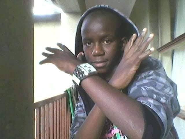 VillageGuluva's tweet photo. His name is Nkoma Admire Mninginisi, a 26-year-old from Giyani, Limpopo, now living in Tembisa, Gauteng.

He was born healthy, but at 15 his joints started swelling. Since then, he's been seeking medical help with no clear diagnosis, while the condition kept getting worse and affected his youth and daily life.

The pictures show him 11 years ago vs today. He's humbly asking for any medical advice, assistance, or support to help me get proper treatment. 🙏

Call or text him: 0717398008