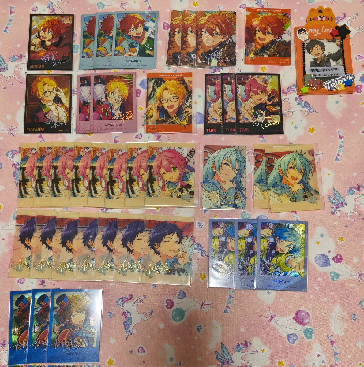 a_hiroin's tweet photo. 【交換/譲渡】あんスタ  中国  ポラロイド TRIP 
譲)スバル 真 桃李 渉 弓弦 奏汰 翠 忍 巽 マヨイ 藍良 ひなた ゆうた 紅郎 颯馬 アドニス 晃牙 光 なずな  友也 創 こはく 宗 司
求)画像の鉄虎(特典ぱしゃっつ/コレ缶 Dec casual 優先>海外紙類)または1点150円＋送料
郵送にて
詳細は⬇ https://t.co/5HTVMBbBh4