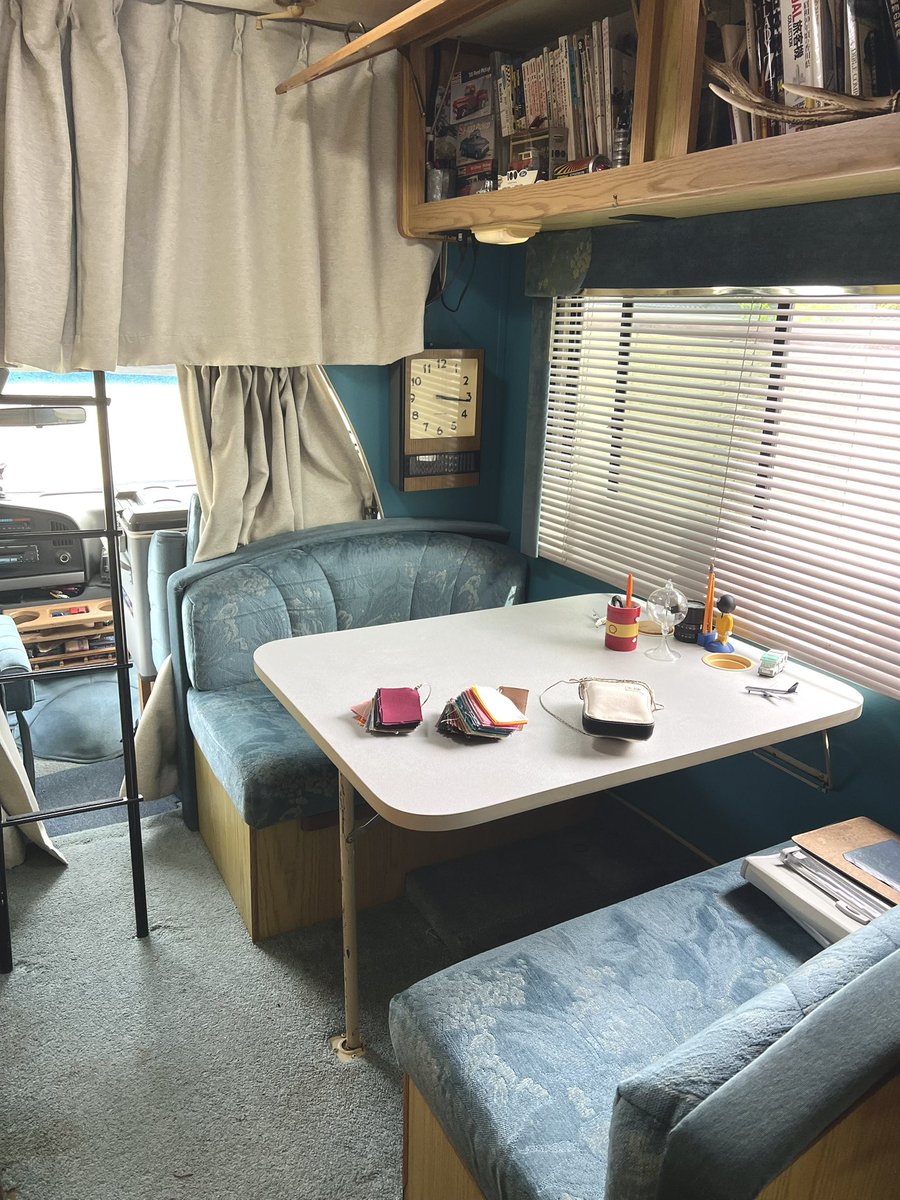 CargoShip4's tweet photo. 昨日は保険屋さんのあと、東京からオーダーのお客様が来てくれました。

高松空港→高松駅→そして自転車！！

おっしゃってくれれば迎えに行ったのに💦

でもホントありがたいです🙏

いま、オーダーを数えたら80個
企業様の注文も含めたら120超えます…

ホントありがたい。

#カーコシップ高松 https://t.co/6Bng5CUBBU