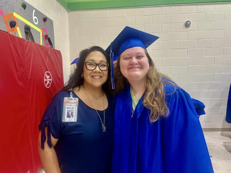SchertzES's tweet photo. One of our favorite days of the year! 
🐾 Welcoming back the Class of 2026 for their senior parade through the halls where their Panther journey began. We’re so proud of these former Panthers and excited for all the adventures ahead! 🎓✨ #PantherPride #ClassOf2026 https://t.co/lw5enmEpjs