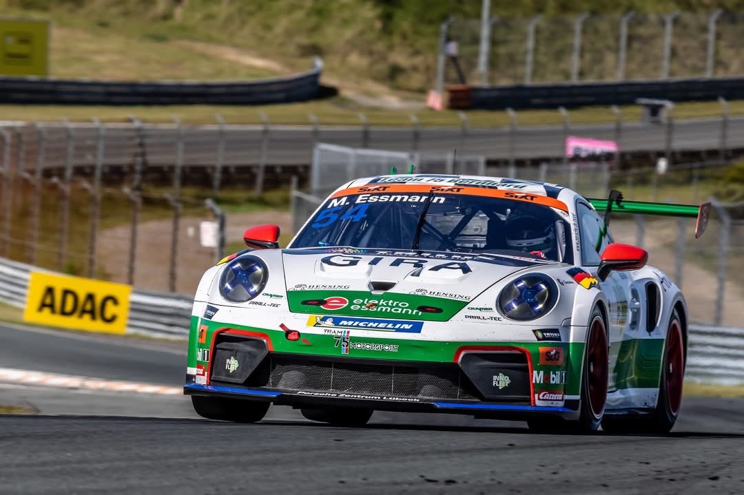team75bernhard's tweet photo. 𝗤𝘂𝗮𝗹𝗶𝗳𝘆𝗶𝗻𝗴  ✔️

𝗥𝗮𝗰𝗲 𝟭
P 14 - Sam Jongejan
P 20 - Gian Luca Tüccaroglu
P 31 - Michael Essmann

𝗥𝗮𝗰𝗲 𝟮

P 12 - Sam Jongejan
P 16 - Gian Luca Tüccaroglu
P 32 - Michael Essmann

#Team75Bernhard #Motorsport
@Porsche @CarreraCupDE
#PSCCD #Porsche https://t.co/GyYckIFlPa