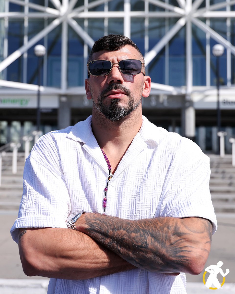 GoldenBoyBoxing's tweet photo. 🗣 𝐒𝐎𝐔𝐍𝐃 𝐎𝐅𝐅: Are you #TeamReaper or #TeamIlCapo
Let us hear it in the comments!!
#JonesGualtieri | LIVE on DAZN | 𝒕𝒐𝒏𝒊𝒈𝒉𝒕 https://t.co/44BbcpNAE5