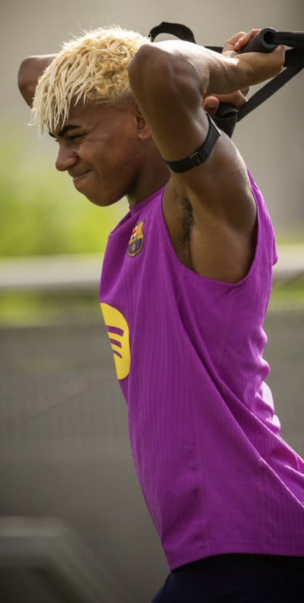 sebses_1's tweet photo. Lamine Yamal armpits https://t.co/bkCe9CLtgN