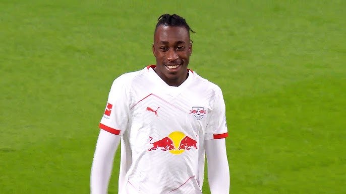 AnfieldEdition's tweet photo. 🎖️ | @FabrizioRomano: Liverpool are in active talks with Yan Diomande’s agents, as are PSG.

The winger will have to decide whether to move to the Parc des Princes or Anfield. https://t.co/0yZF5lngsW
