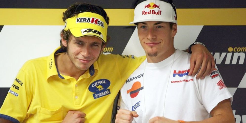 4644s's tweet photo. Valentino Rossi and Nicky Hayden through the years #RideOnKentuckyKid ♡ https://t.co/OfbE7gEwMf