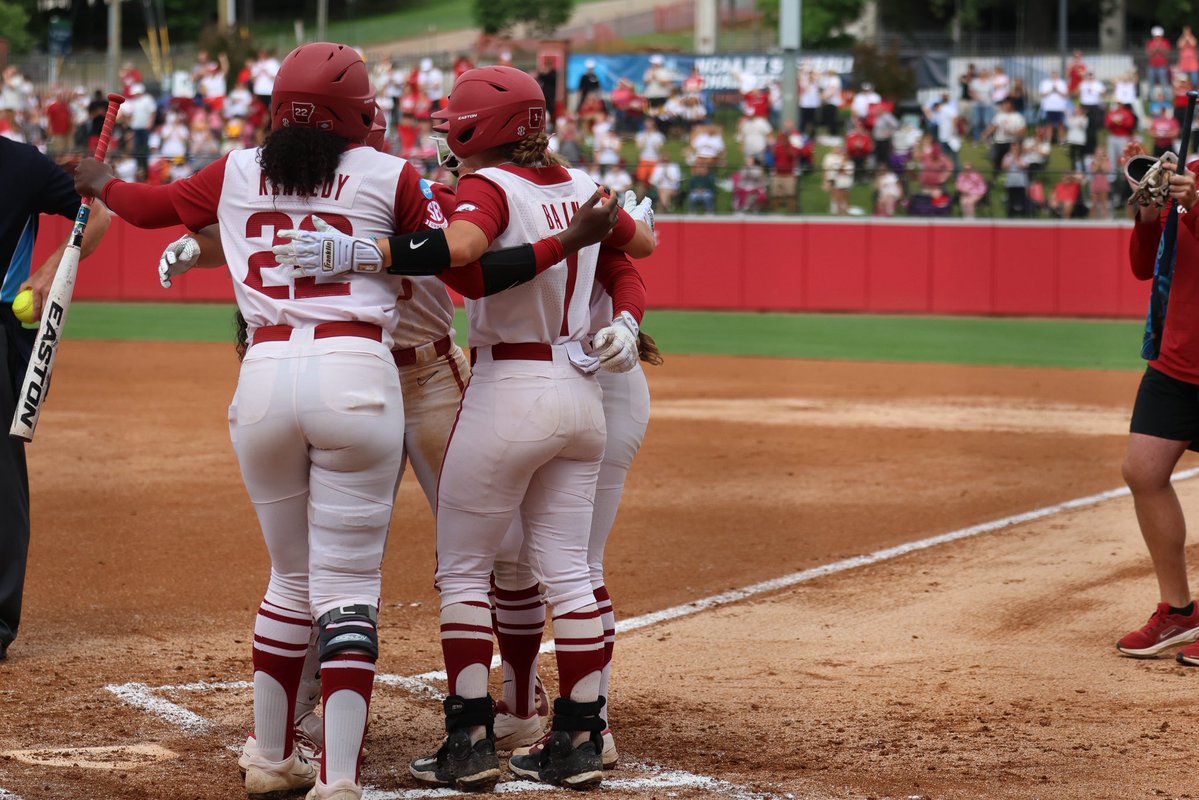 PeggyRoweps's tweet photo. Grand Slam by Bell #20 @tim_radio @residentnewsnet @RazorbackSB @AleyyBell https://t.co/w61Nu05Xl6