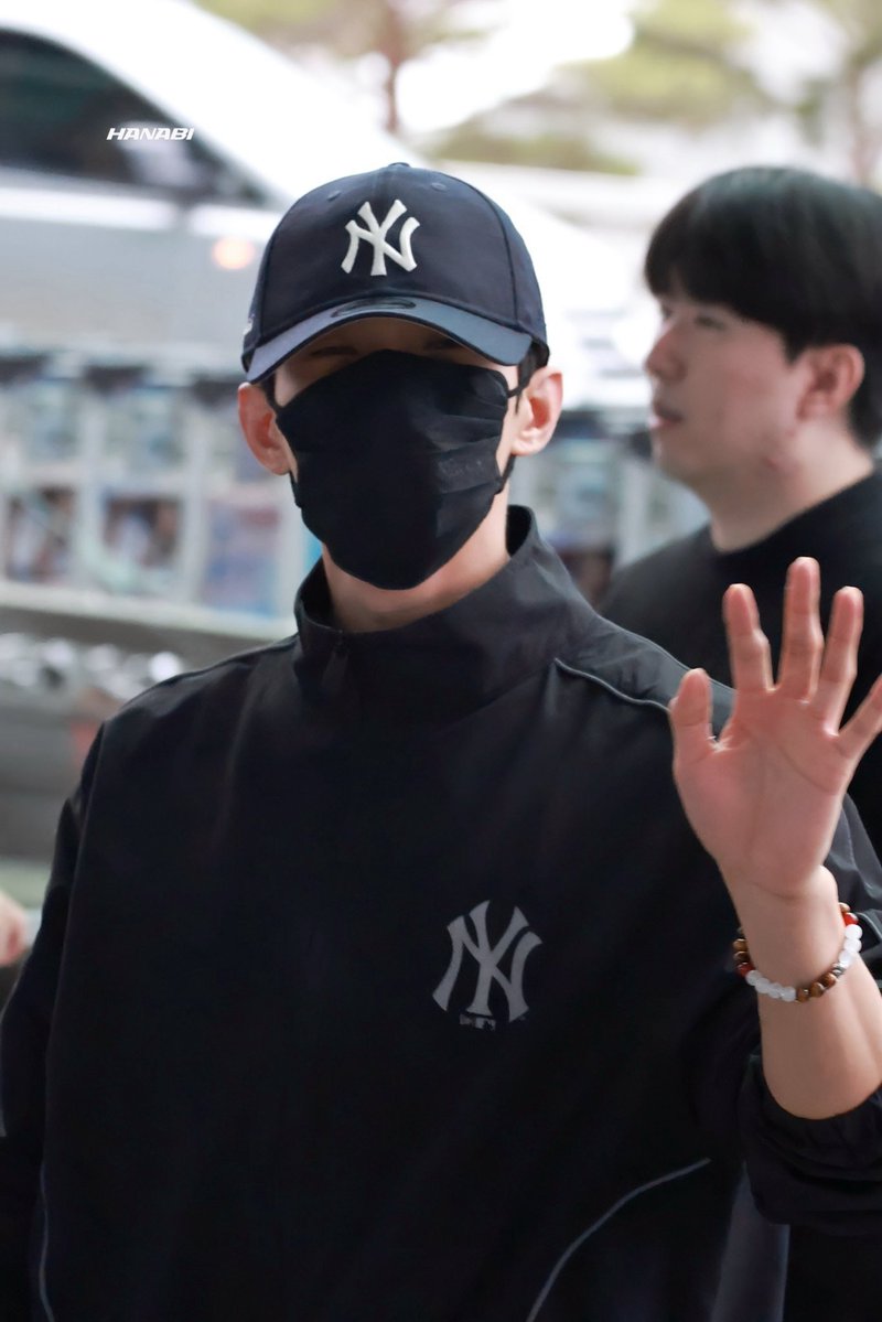 ドギョム　hanabi 260523 ICN🛫 고생했당´͈ ᵕ `͈ #이석민 #도겸 #Dokyeom #ドギョム